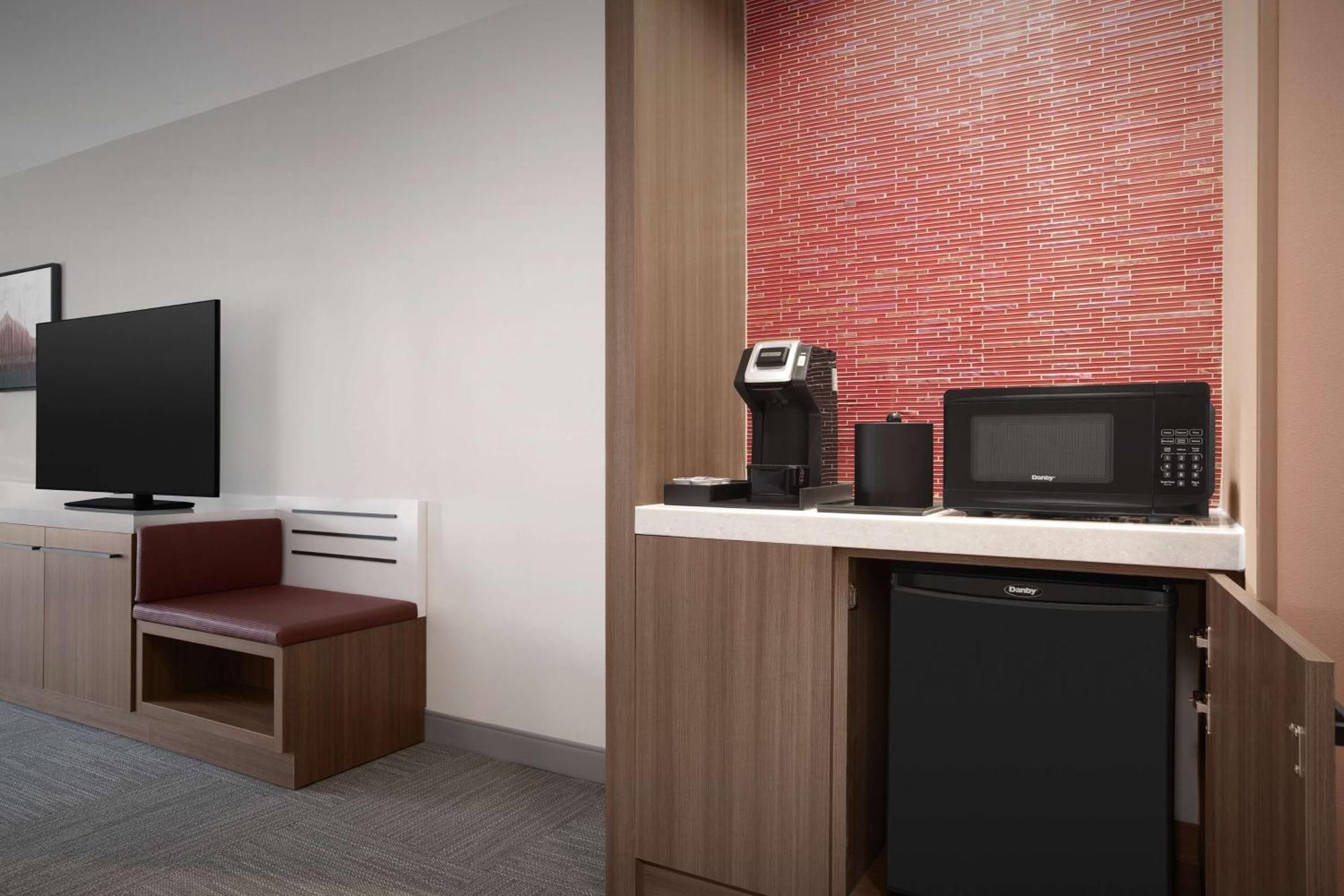Hilton Garden Inn Denver Airport Tower Road מראה חיצוני תמונה